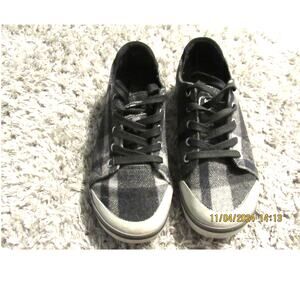 KEEN black and grey plaid sneakers - size 6.5
